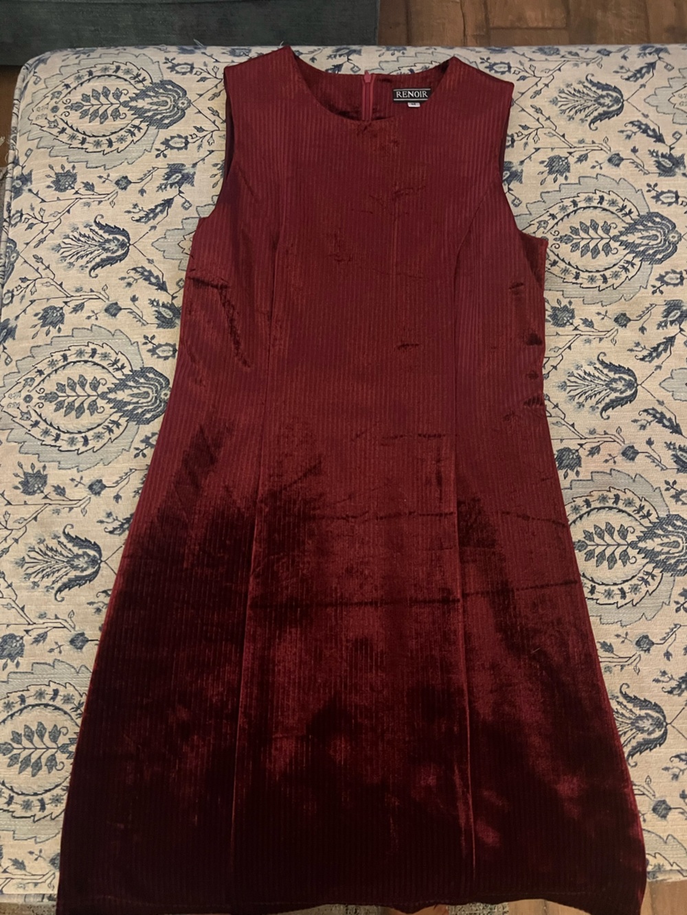 deep burgundy/fine-wale corduroy velvet) sleeveless dress size Medium by Renoir